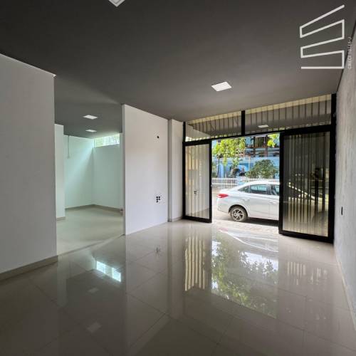 Sala comercial com m� 