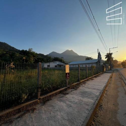 Terreno no bairro figueirinha 