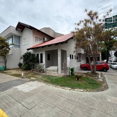 Casa Comercial no Bairro Centro
