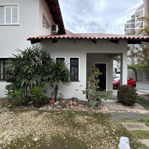 Casa Comercial no Bairro Centro