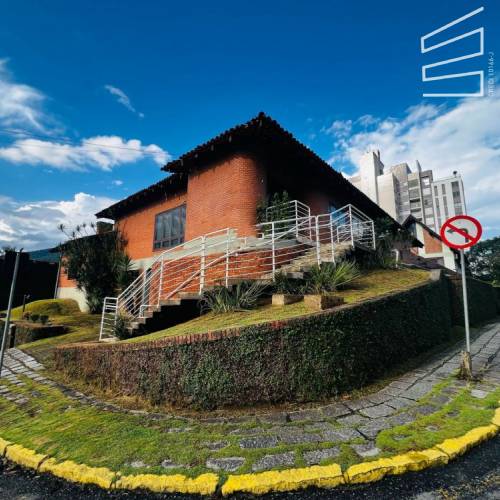 CASA COMERCIAL  NO BAIRRO CENTRO