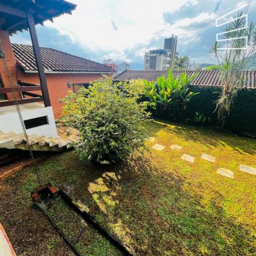 CASA COMERCIAL  NO BAIRRO CENTRO