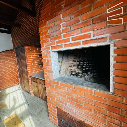 CASA COMERCIAL  NO BAIRRO CENTRO