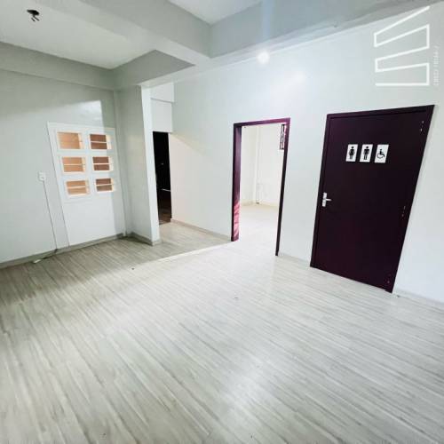 CASA COMERCIAL  NO BAIRRO CENTRO