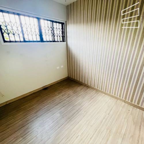 CASA COMERCIAL  NO BAIRRO CENTRO