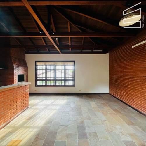 CASA COMERCIAL  NO BAIRRO CENTRO
