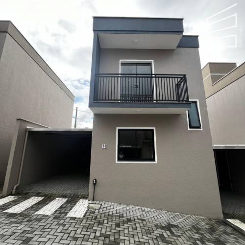 CASA  NO BAIRRO VILA LENZI