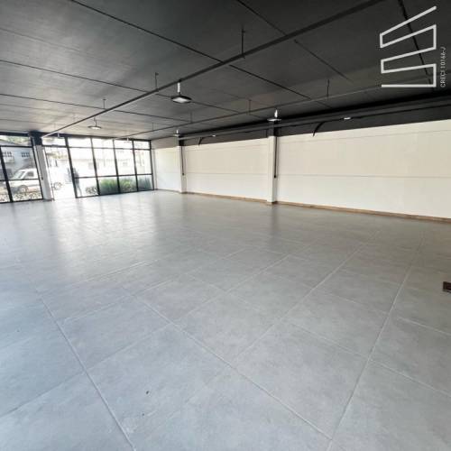 SALA COMERCIAL NO BAIRRO ILHA DA FIGUEIRA 
