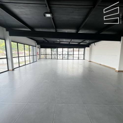 SALA COMERCIAL NO BAIRRO ILHA DA FIGUEIRA 