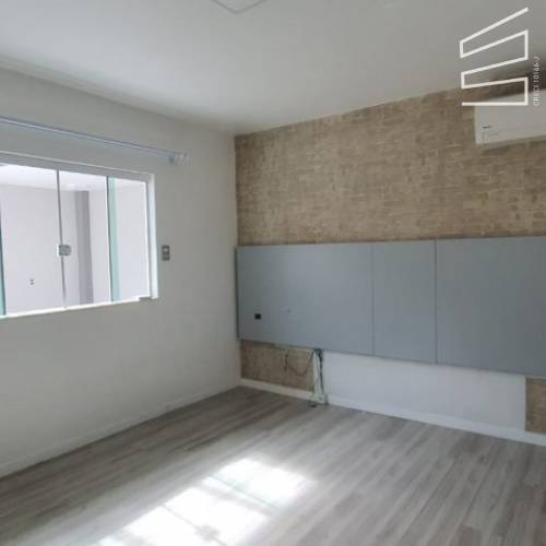 CASA NO BAIRRO VILA LENZI