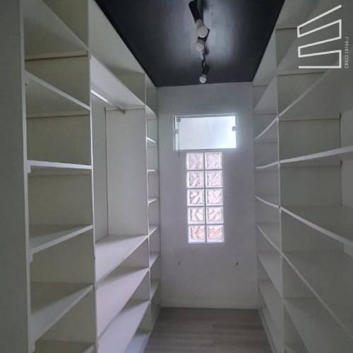 CASA NO BAIRRO VILA LENZI