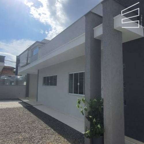 CASA NO BAIRRO VILA LENZI