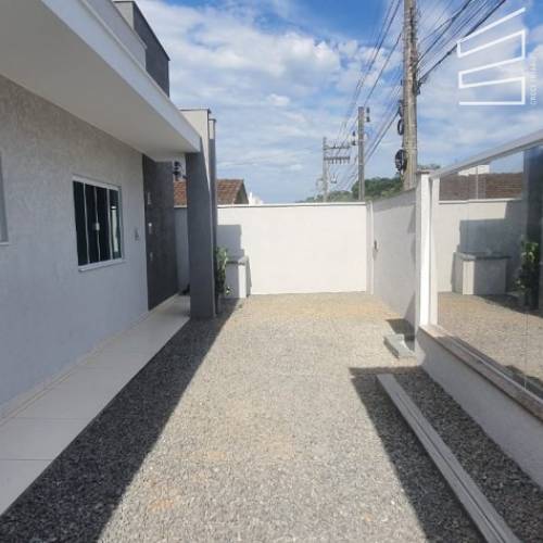 CASA NO BAIRRO VILA LENZI
