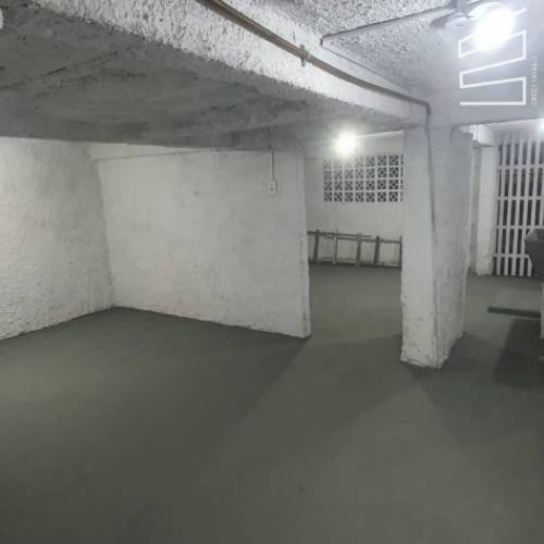 CASA NO BAIRRO VILA LENZI