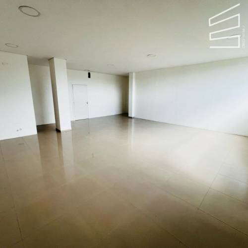 SALA COMERCIAL No bairro ILHA DA FIGUEIRA