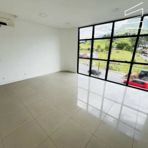 SALA COMERCIAL no bairro iLHA DA FIGUEIRA