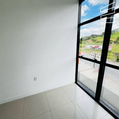 SALA COMERCIAL no bairro iLHA DA FIGUEIRA