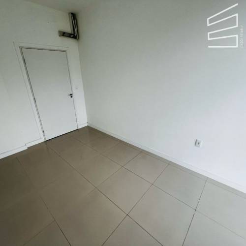SALA COMERCIAL no bairro iLHA DA FIGUEIRA