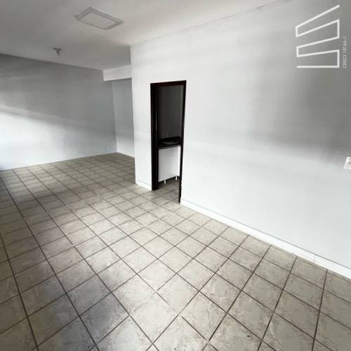 SALA COMERCIAL NO bairro CENTRO 