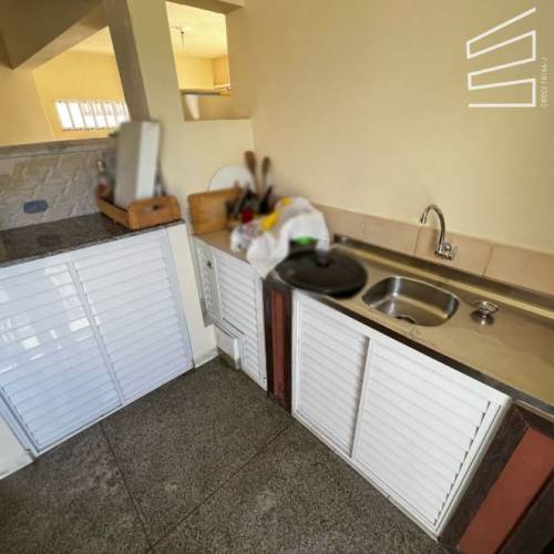 CASA COMERCIAL NO BAIRRO VILA LENZI 