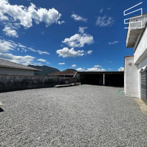 CASA COMERCIAL NO BAIRRO VILA LENZI 