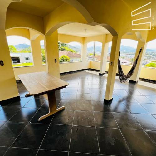CASA COMERCIAL NO BAIRRO VILA LENZI 
