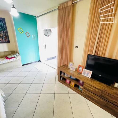 CASA COMERCIAL NO BAIRRO VILA LENZI 