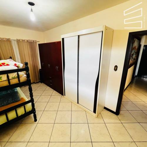 CASA COMERCIAL NO BAIRRO VILA LENZI 