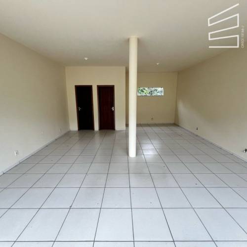 SALA COMERCIAL NO RIO DA LUZ 