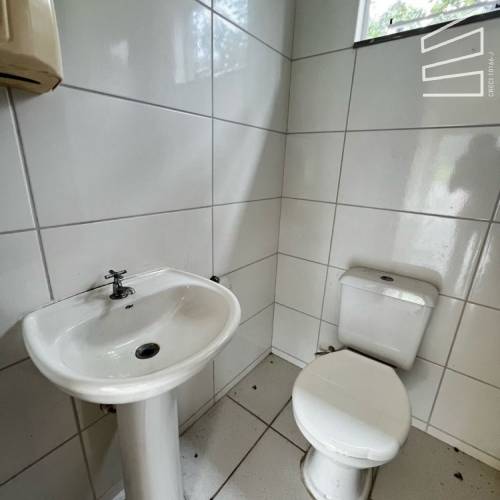 SALA COMERCIAL NO bairro RIO DA LUZ 