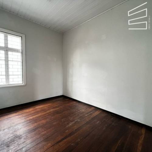 CASA COMERCIAL NO BAIRRO CENTRO 