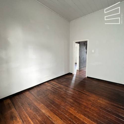 CASA COMERCIAL NO BAIRRO CENTRO 