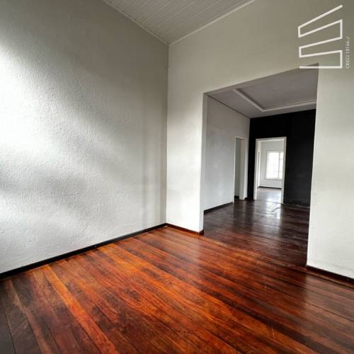 CASA COMERCIAL NO BAIRRO CENTRO 