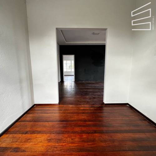 CASA COMERCIAL NO BAIRRO CENTRO 