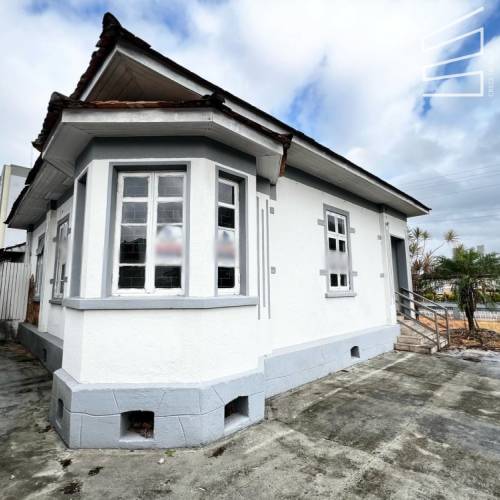 CASA COMERCIAL NO BAIRRO CENTRO 
