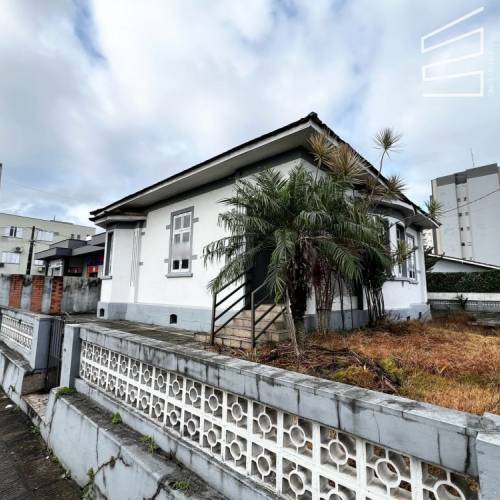 CASA COMERCIAL NO BAIRRO CENTRO 