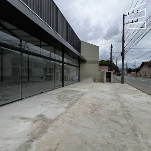 SALA COMERCIAL NO BAIRRO CZERNIEWICZ