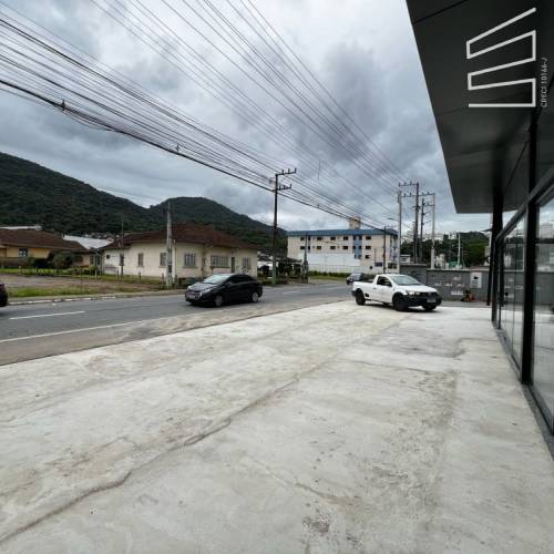 SALA COMERCIAL NO BAIRRO CZERNIEWICZ