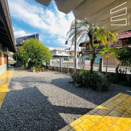 CASA COMERCIAL NO BAIRRO VILA BAEPENDI