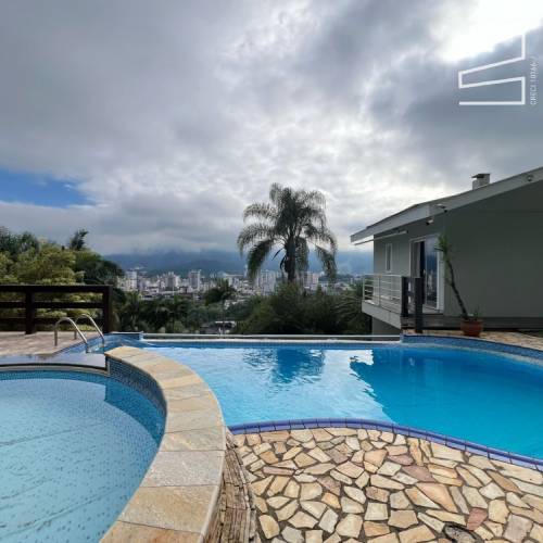 CASA  NO BAIRRO VILA NOVA