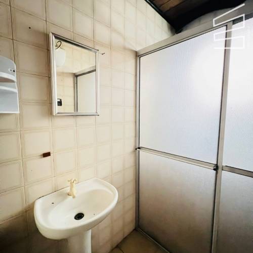 CASA COMERCIAL NO BAIRRO VILA LENZI 