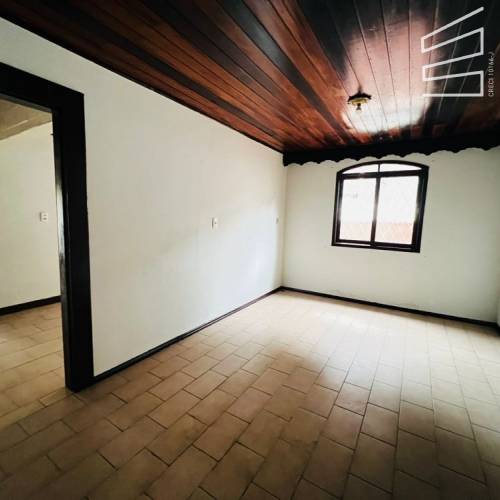 CASA COMERCIAL NO BAIRRO VILA LENZI 