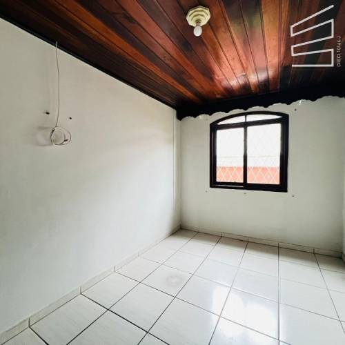 CASA COMERCIAL NO BAIRRO VILA LENZI 