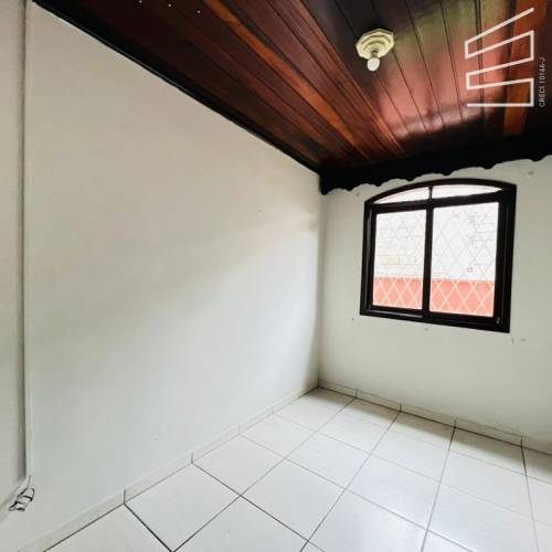CASA COMERCIAL NO BAIRRO VILA LENZI 