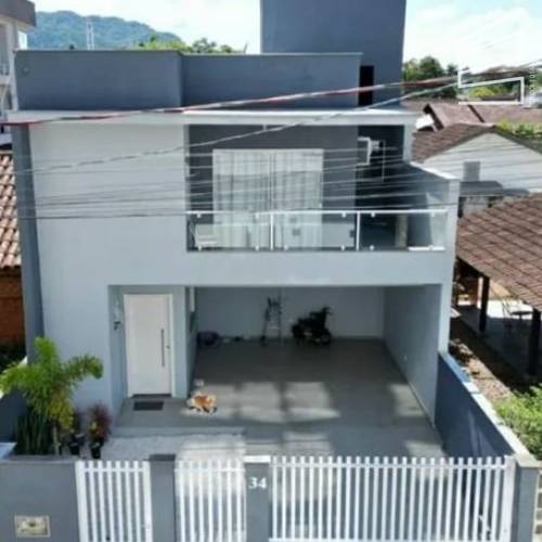 CASA  NO BAIRRO  CENTRO 