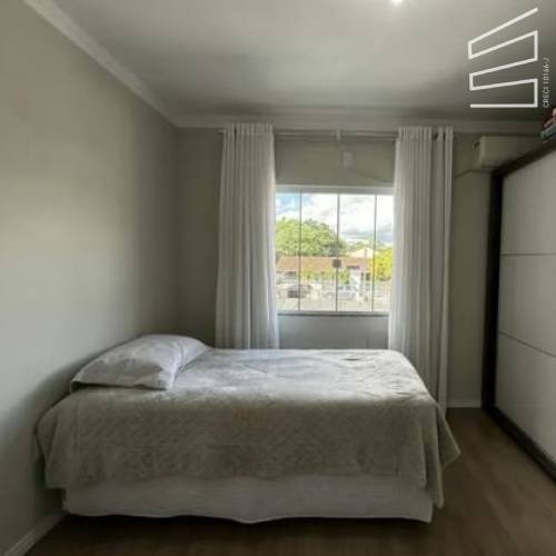 CASA  NO BAIRRO  CENTRO 