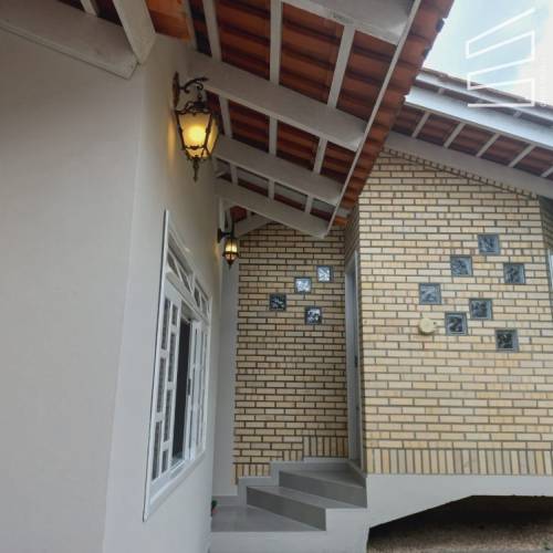 CASA COMERCIAL NO BAIRRO AMIZADE