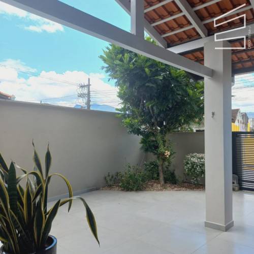 CASA COMERCIAL NO BAIRRO AMIZADE