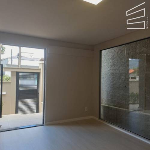 CASA COMERCIAL NO BAIRRO AMIZADE