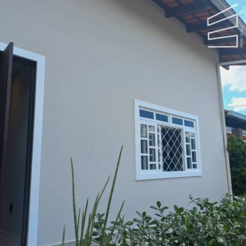 CASA COMERCIAL NO BAIRRO AMIZADE
